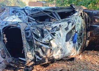 Carro que capotou na BR-356, Serra da Santa, Itabirito: inabilitado nega bafômetro e é conduzido pela PMRv Carro que capotou na BR-356, Serra da Santa, Itabirito: inabilitado nega bafômetro e é conduzido pela PMRv