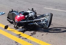 Serra da Santa, Itabirito: moto invade contramão e bate em carro na BR-356; 2 ficam feridos Serra da Santa, Itabirito: moto invade contramão e bate em carro na BR-356; 2 ficam feridos