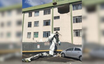 Avião, que transportava 5 pessoas, cai e bate em prédio em Belo Horizonte; 2 mortes confirmadas Avião, que transportava 5 pessoas, cai e bate em prédio em Belo Horizonte; 2 mortes confirmadas
