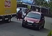 Câmera flagra idosa sendo atropelada na Bauxita em Ouro Preto Câmera flagra idosa sendo atropelada na Bauxita em Ouro Preto