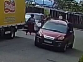 Câmera flagra idosa sendo atropelada na Bauxita em Ouro Preto Câmera flagra idosa sendo atropelada na Bauxita em Ouro Preto