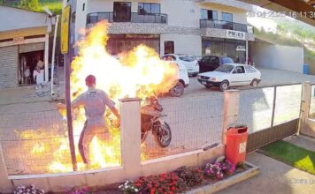 Dias após internação, mãe morre após tentar impedir filho de atear fogo em moto Dias após internação, mãe morre após tentar impedir filho de atear fogo em moto