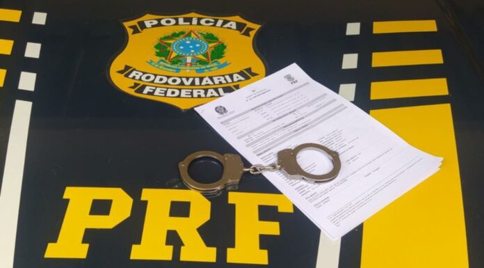BR-040: procurado pela Justiça do Rio, caminhoneiro (de 75 anos) é preso na barreira da PRF em Nova Lima BR-040: procurado pela Justiça do Rio, caminhoneiro (de 75 anos) é preso na barreira da PRF em Nova Lima