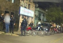 Batida entre moto e carro deixa ferido no Saudade, em Itabirito Batida entre moto e carro deixa ferido no Saudade, em Itabirito