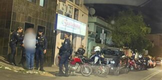 Batida entre moto e carro deixa ferido no Saudade, em Itabirito Batida entre moto e carro deixa ferido no Saudade, em Itabirito