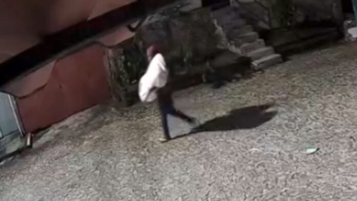 Ouro Preto: homem arromba casa no Alto da Cruz e furta diversos objetos; VEJA VÍDEO