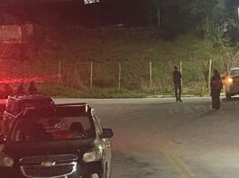 Itabirito: acidente entre moto e carro deixa mulher ferida no Matozinhos Itabirito: acidente entre moto e carro deixa mulher ferida no Matozinhos