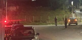 Itabirito: acidente entre moto e carro deixa mulher ferida no Matozinhos Itabirito: acidente entre moto e carro deixa mulher ferida no Matozinhos