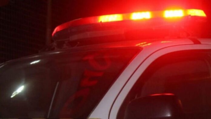 Com cocaína e maconha, jovem tenta se esconder atrás de picape, mas é pego em Diogo de Vasconcelos Com cocaína e maconha, jovem tenta se esconder atrás de picape, mas é pego em Diogo de Vasconcelos