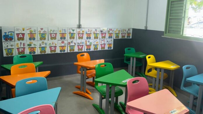 Prefeitura de Ouro Preto inaugura creche em Rodrigo Silva Prefeitura de Ouro Preto inaugura creche em Rodrigo Silva