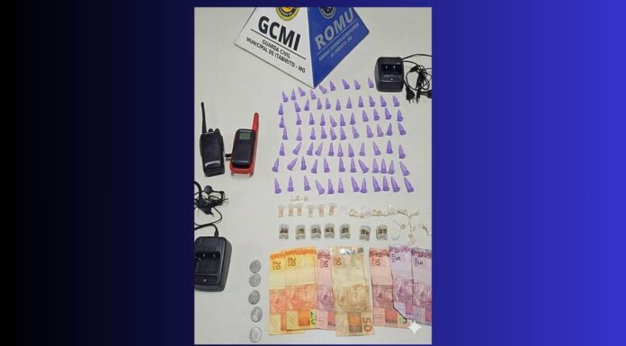 Itabirito: traficante do PA vê a Romu, corre e dispensa bolsa com 77 pinos de cocaína, crack e rádio Itabirito: traficante do PA vê a Romu, corre e dispensa bolsa com 77 pinos de cocaína, crack e rádio