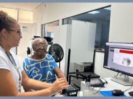 Ephigenia (103 anos) vai ao CAC para ter sua nova identidade e se torna a mais idosa atendida de Itabirito Ephigenia (103 anos) vai ao CAC para ter sua nova identidade e se torna a mais idosa atendida de Itabirito