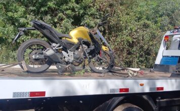 Camuflada e com placa clonada, moto furtada em Betim é encontrada pela PM na BR-356, em Itabirito Camuflada e com placa clonada, moto furtada em Betim é encontrada pela PM na BR-356, em Itabirito