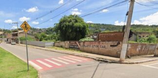 Jovem de 19 anos é atropelada ao atravessar na faixa de pedestres, em Itabirito Carro atropela jovem de 19 anos que atravessava na faixa em Itabirito