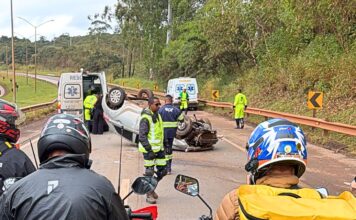 BR-040: motorista perde o controle da direção e capota carro no Jardim Canadá BR-040: motorista perde o controle da direção e capota carro no Jardim Canadá