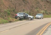 Mariana: vazamento de óleo após acidente entre veículos mobiliza Bombeiros na MG-262 Mariana: vazamento de óleo após acidente entre veículos mobiliza Bombeiros na MG-262