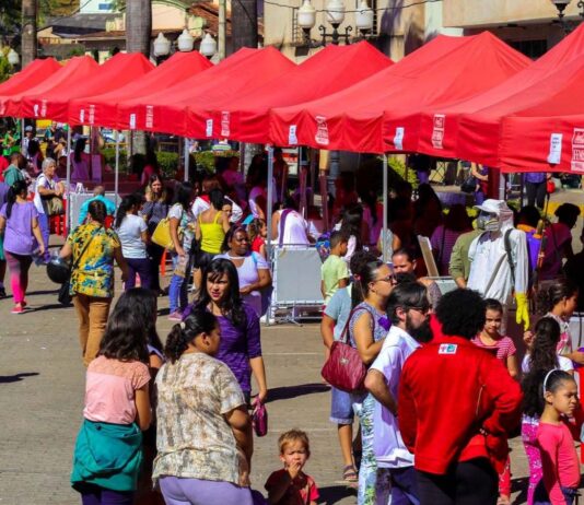 Coca-Cola leva serviços gratuitos, atrações culturais e oportunidades de emprego a Itabirito Coca-Cola leva serviços gratuitos, atrações culturais e oportunidades de emprego a Itabirito