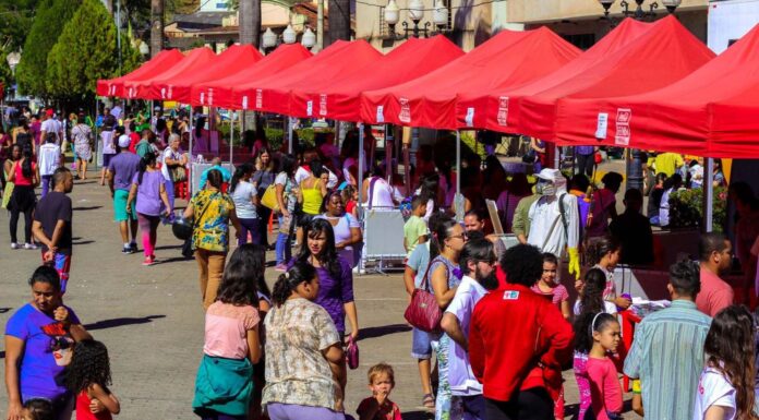 Coca-Cola leva serviços gratuitos, atrações culturais e oportunidades de emprego a Itabirito Coca-Cola leva serviços gratuitos, atrações culturais e oportunidades de emprego a Itabirito