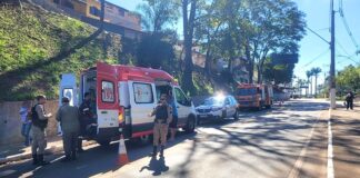 Itabirito: acidente deixa jovem motociclista com suspeita de rompimento de tendão; ao todo, 2 feridos Itabirito: acidente deixa jovem motociclista com suspeita de rompimento de tendão; ao todo, 2 feridos
