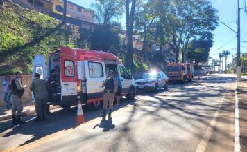 Itabirito: acidente deixa jovem motociclista com suspeita de rompimento de tendão; ao todo, 2 feridos Itabirito: acidente deixa jovem motociclista com suspeita de rompimento de tendão; ao todo, 2 feridos