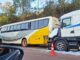 Batida entre carreta, ônibus e caminhão deixa ferido na BR-040 Batida entre carreta. ônibus e caminhão deixa ferido na BR-040
