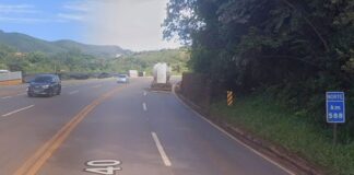 BR-040, Itabirito: batida entre ônibus e carro deixa ferido perto da Celinha BR-040, Itabirito: batida entre ônibus e carro deixa ferido perto da Celinha