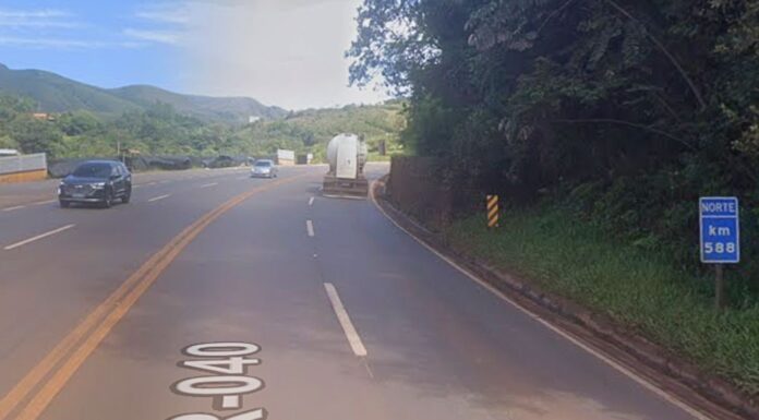 BR-040, Itabirito: batida entre ônibus e carro deixa ferido perto da Celinha BR-040, Itabirito: batida entre ônibus e carro deixa ferido perto da Celinha
