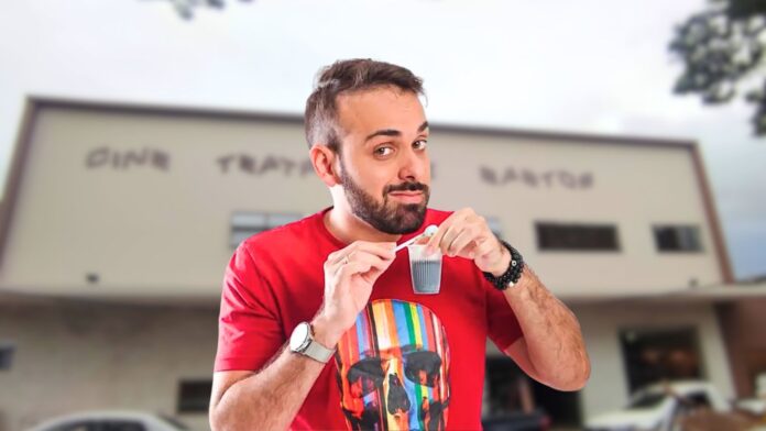 'Bumbum Guloso' Ítalo Sena se apresenta em Itabirito 'Bumbum Guloso' Ítalo Sena se apresenta em Itabirito