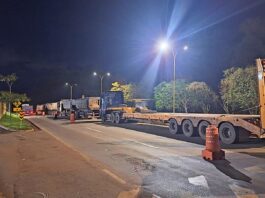 BR-356, Barreira de Itabirito: PMRv retém 7 veículos de carga e flagra motorista dirigindo há quase 24 horas BR-356, Barreira de Itabirito: PMRv retém 7 veículos de carga e flagra motorista dirigindo há quase 24 horas