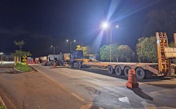 BR-356, Barreira de Itabirito: PMRv retém 7 veículos de carga e flagra motorista dirigindo há quase 24 horas BR-356, Barreira de Itabirito: PMRv retém 7 veículos de carga e flagra motorista dirigindo há quase 24 horas