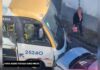 Ouro Preto: batida entre ônibus e caminhonete deixa trânsito fechado em rua do bairro Cabeças Ouro Preto: batida entre ônibus e caminhonete deixa trânsito fechado no bairro Cabeças