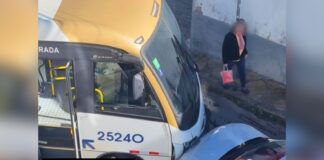 Ouro Preto: batida entre ônibus e caminhonete deixa trânsito fechado em rua do bairro Cabeças Ouro Preto: batida entre ônibus e caminhonete deixa trânsito fechado no bairro Cabeças