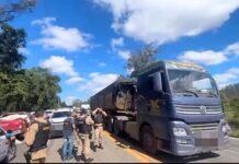 BR-040: família é feita refém e criminosos fogem após perseguição e troca de tiros com a polícia; VÍDEO BR-040: família é feita refém e criminosos fogem após perseguição e troca de tiros com a polícia
