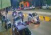MG: motoqueiro fica ferido após bater em carro, cair e ser arremessado por outro veículo MG: motociclista fica ferido após bater em carro, sai da moto e é atingido e arremessado por outro veículo