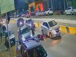 MG: motoqueiro fica ferido após bater em carro, cair e ser arremessado por outro veículo MG: motociclista fica ferido após bater em carro, sai da moto e é atingido e arremessado por outro veículo