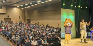 Itabirito: com cerca de 600 pessoas no Cine Pax, Proerd forma 293 alunos e homenageia sgt. Emerson Itabirito: com cerca de 600 pessoas no Cine Pax, Proerd forma 293 alunos e homenageia sgt. Emerson