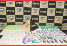 PM apreende 148 pedras de crack, 95 pinos de cocaína e 61 buchas de maconha em Itabirito; 1 preso PM apreende 148 pedras de crack, 95 pinos de cocaína e 61 buchas de maconha em Itabirito; 1 preso