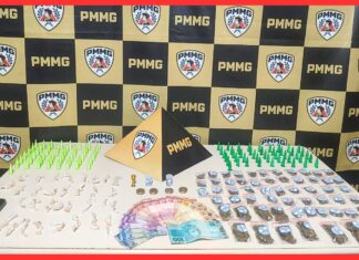 PM apreende 148 pedras de crack, 95 pinos de cocaína e 61 buchas de maconha em Itabirito; 1 preso PM apreende 148 pedras de crack, 95 pinos de cocaína e 61 buchas de maconha em Itabirito; 1 preso