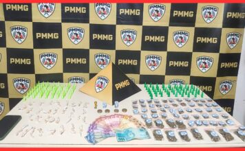 PM apreende 148 pedras de crack, 95 pinos de cocaína e 61 buchas de maconha em Itabirito; 1 preso PM apreende 148 pedras de crack, 95 pinos de cocaína e 61 buchas de maconha em Itabirito; 1 preso
