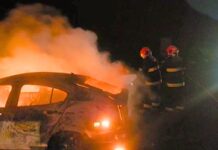 Itabirito: Land Rover pega fogo na BR-040, chamas atingem Fiat Fastback, e Brigada é acionada; VÍDEO Itabirito: Land Rover pega fogo na BR-040, chamas atingem Fiat Fastback, e Brigada é acionada; VÍDEO