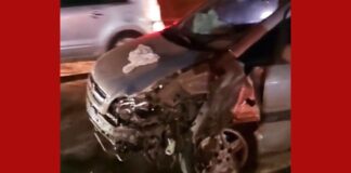 Acesso 2 de Itabirito: carreta dá preferência, Civic tenta acessar a BR-356 e acaba atingido por Zafira Acesso 2 de Itabirito: carreta dá preferência, Civic tenta acessar a BR-356 e acaba atingido por Zafira