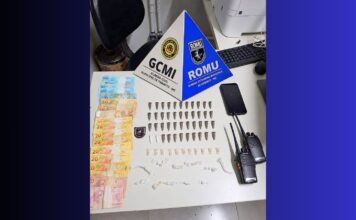 Itabirito: Romu flagra menor com 86 porções de drogas, rádios comunicadores e R$ 730 no PA Itabirito: Romu flagra menor com 86 porções de drogas, rádios comunicadores e R$ 730 no PA