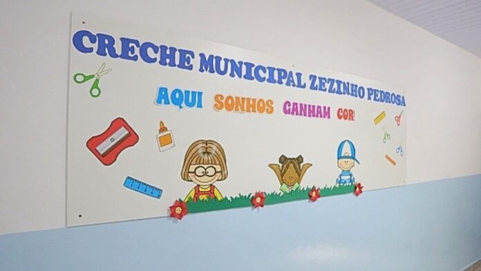 Homem com mochilas invade creche em Cachoeira do Campo e ameaça explodir o local