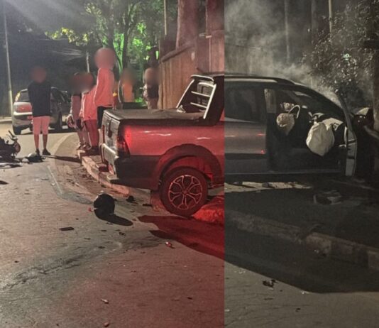 Itabirito: colisão entre moto e caminhonete deixa motociclista com fratura no fêmur; picape atinge muro Itabirito: colisão entre moto e caminhonete deixa motociclista com fratura no fêmur; picape atinge muro