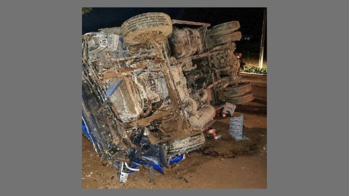 Mariana: colisão entre caminhão e carro deixa motorista morto na MG-262