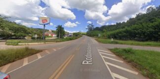 Próximo ao Laticínios Ita, em Itabirito, motociclista fica ferida após colisão com carro Próximo ao Laticínios Ita, em Itabirito, motociclista fica ferida após colisão com carro