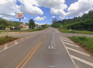 Próximo ao Laticínios Ita, em Itabirito, motociclista fica ferida após colisão com carro Próximo ao Laticínios Ita, em Itabirito, motociclista fica ferida após colisão com carro