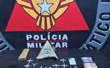 Tenta fugir pelo telhado do vizinho, mas acaba preso com comparsa, drogas e arma em Mariana Tenta fugir pelo telhado do vizinho, mas acaba preso com comparsa, drogas e arma em Mariana