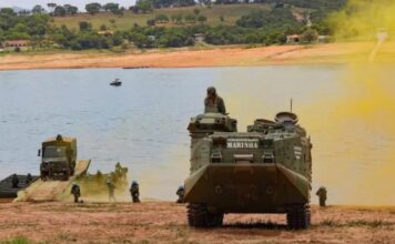 Marinha reúne 2 mil militares em Minas