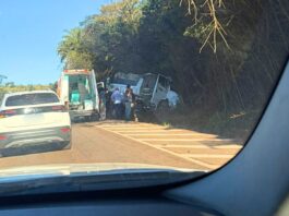 Itabirito: motorista perde o controle de caminhão cai em barranco na BR-356, próximo ao Laticínios ITA Itabirito: motorista perde o controle de caminhão cai em barranco na BR-356, próximo ao Laticínios ITA